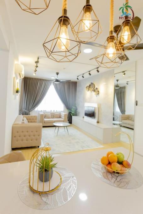 New Drawbridge Condo With Seaview And Pool Kuala Terengganu Bagian luar foto