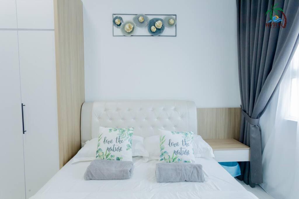 New Drawbridge Condo With Seaview And Pool Kuala Terengganu Bagian luar foto